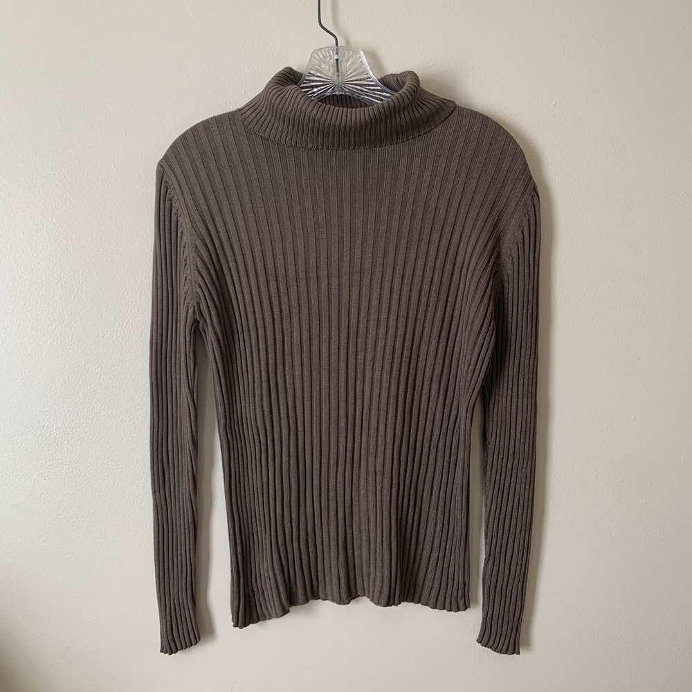 Neiman Marcus Brown Silk Ribbed Turtleneck | Size 8 - Women’s